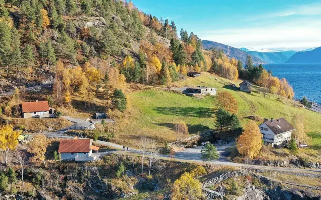 6 Person Holiday Home in Leikanger