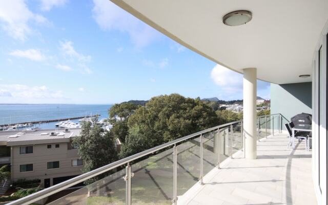 Oasis, Unit 11/5 Laman Street