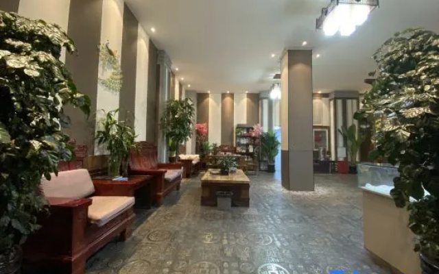 Mangshi Minsu Hotel