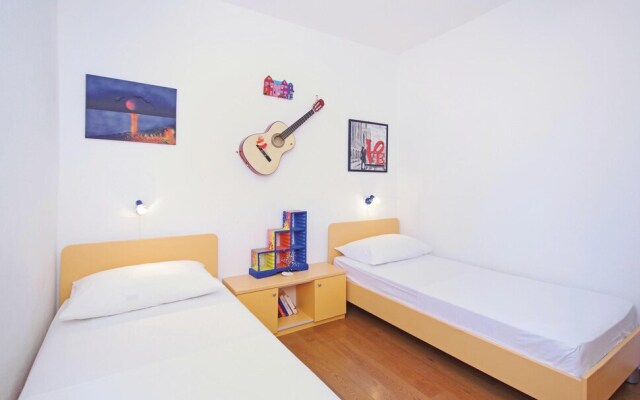 Amazing Home in Sucuraj With 3 Bedrooms and Wifi