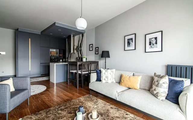 Modern Apartment in Beyoglu With Balcony