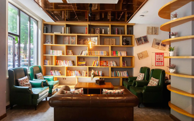 James Joyce Coffetel Lushan Guling Street