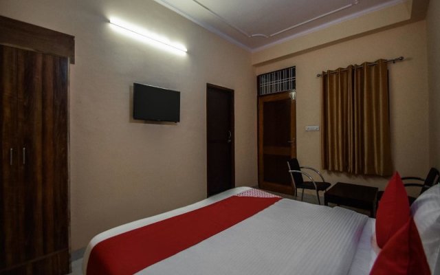 OYO 15555 Hotel Ganesham