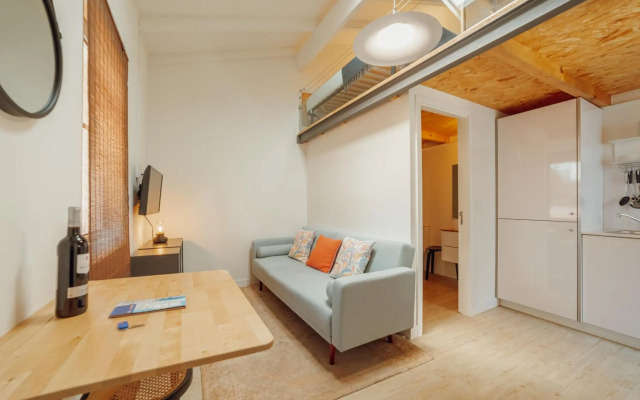 Mezzanine Stylish Apartment S