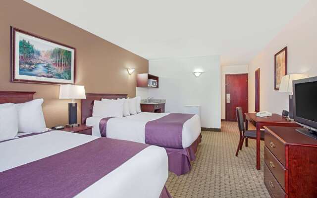 Ramada by Wyndham Red Deer Hotel and Suites