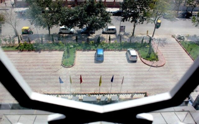 The Golden Palms Hotel & Spa Delhi