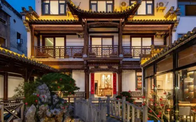 Floral Hotel · Huangshan Shandong Chou Lvhuan Homestay (Xixinan Ancient Village)