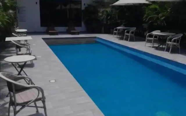 Pontoon Residence & Suites