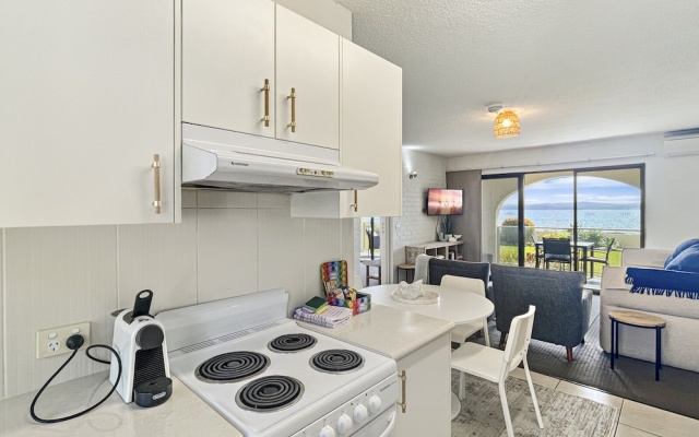 Beachside Apartment Overlooking Casey's Beach – Guest Rooms – Batehaven