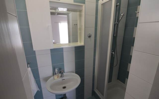 Studios & Rooms Fiesta