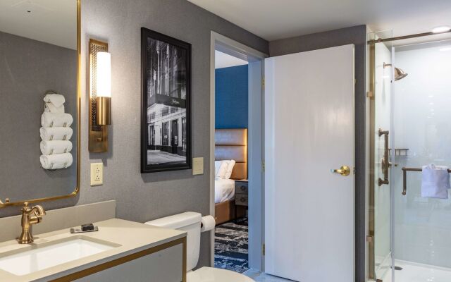 The Yorktowne Hotel, Tapestry Collection by Hilton