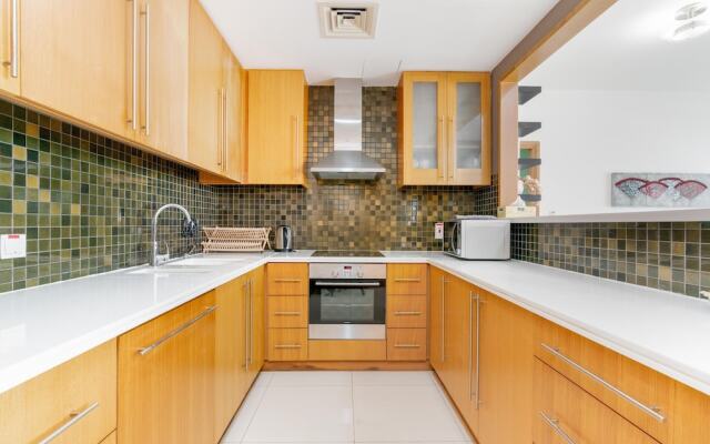 Vacay Lettings - Iris Blue