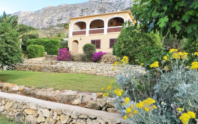 Cozy and authentic Spanish villa