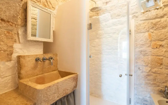 4152 Trulli Salsapariglia by Perle di Puglia