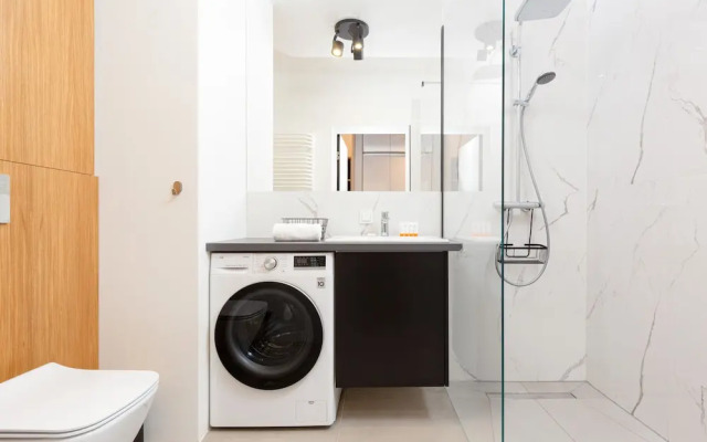 Atrium Promenada Apartment by Renters