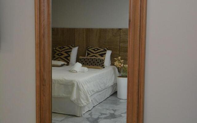 Candia Suites & Rooms