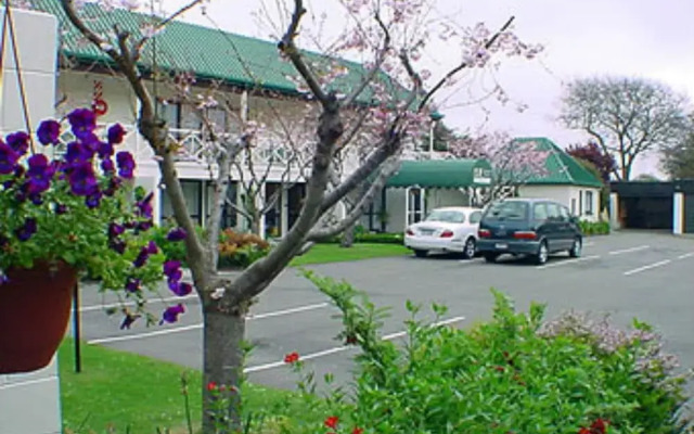 Raceway Motel