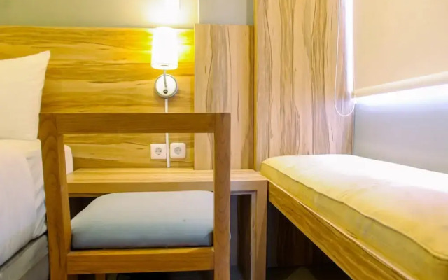 Comfortable Studio (No Kitchen) Apartment at Mustika Golf Residence