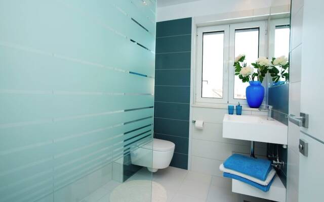 Modern Apartment with Private Pool in Split