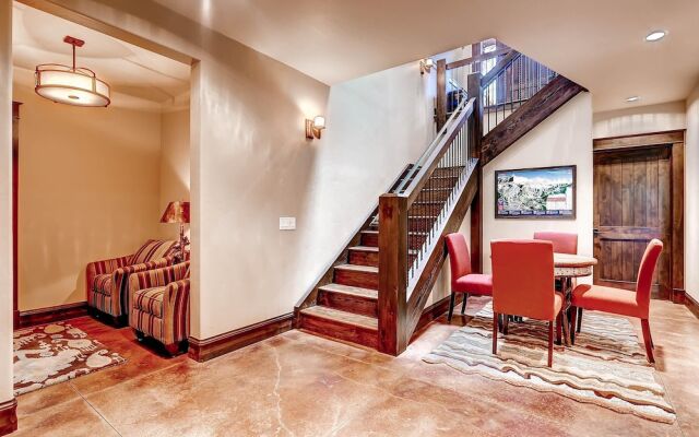 Rocky Mountain Lodge