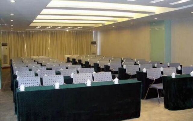 Vienna Classic Hotel (Hengtong Fortune Center Store)