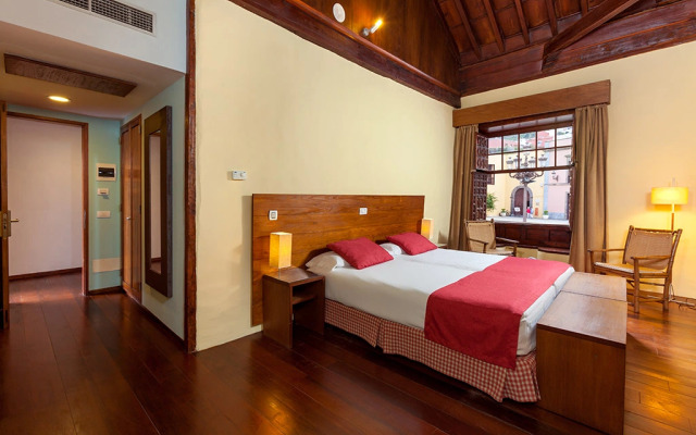 Hotel LIVVO La Quinta Roja