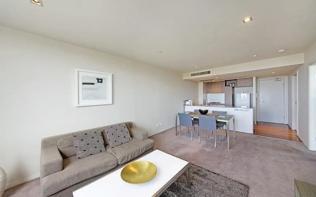 Wyndel Apartments - Harbour Watch