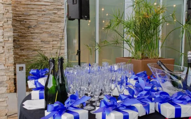 Holiday Inn Express Mobile