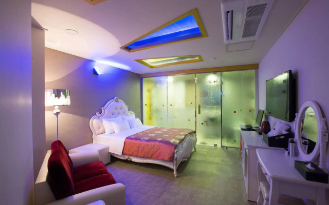 MJ Hotel