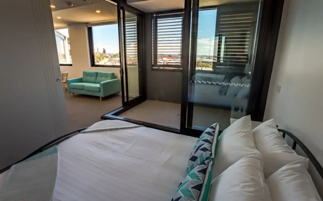 Newcastle Beach 1-BR Apartment w/ City views