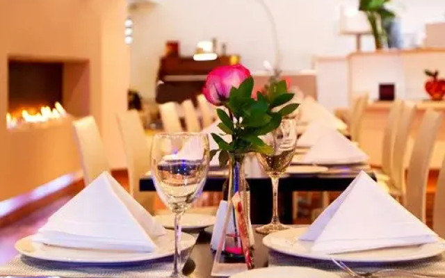NH Royal La Boheme - 3 Nights, Bogotá, Colombia