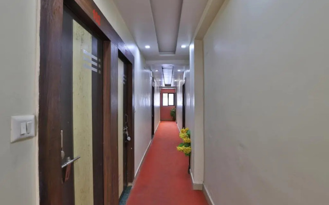 OYO Rooms Maninagar Station 3