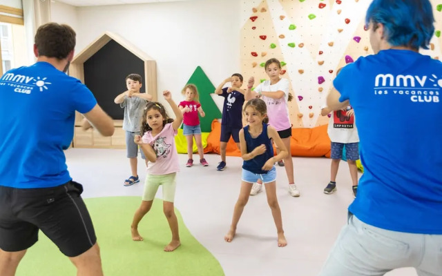 Chalet in Samoens Near Grand Massif Lift
