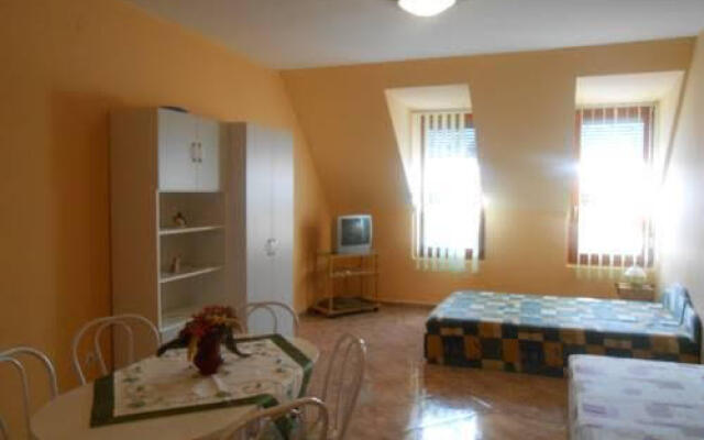 Mercédesz Apartman