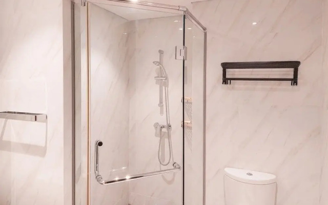 Modern Look And Comfy 1Br Apartment Branz Bsd City