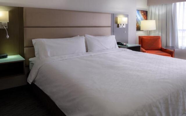 Holiday Inn Express Vancouver-Metrotown (Burnaby), an IHG Hotel