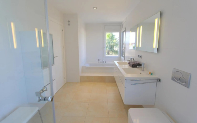 LEON Immo Villa Olivia - 10039