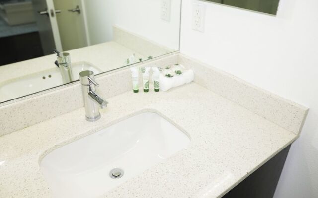Hollywood Central Suites