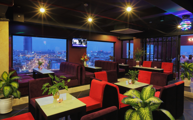 Huazhu Hotel (华住酒店)