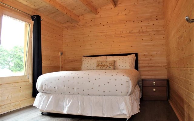 Stunning 5-bed Cabin in Ashton Under Hill