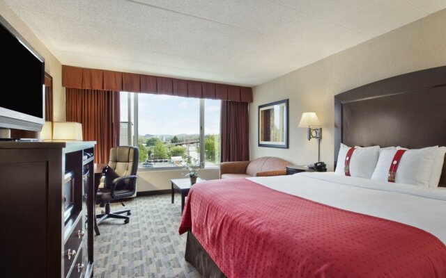 Holiday Inn Hotel & Suites Charleston West, an IHG Hotel