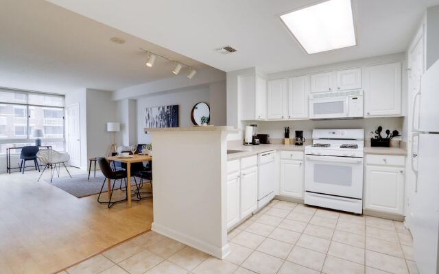 Amazing 1 Bedroom Condo Ballston