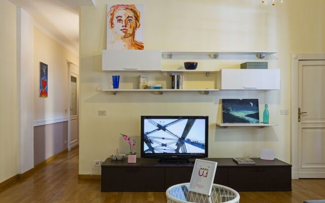 Charming Apartment in Genoa by Wonderful Italy