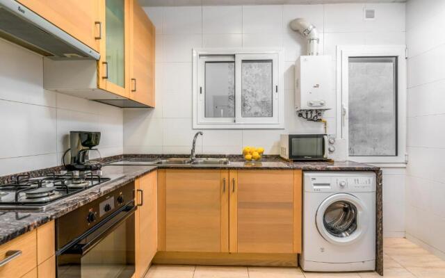 FridaysFlats, Arc de Triomf - Solar & Spacious
