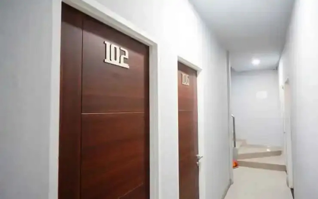 RedDoorz Plus @ Hawai Inn Near Mall of Panakukang