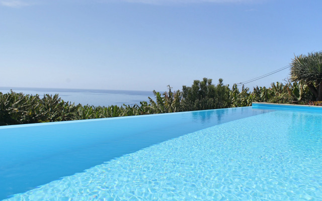 Contemporary villa, heated infinity pool, sea-views | Designhouse