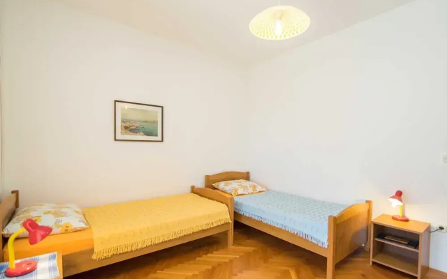 Comfortable Kastel Stafilic Apartment With Balcony