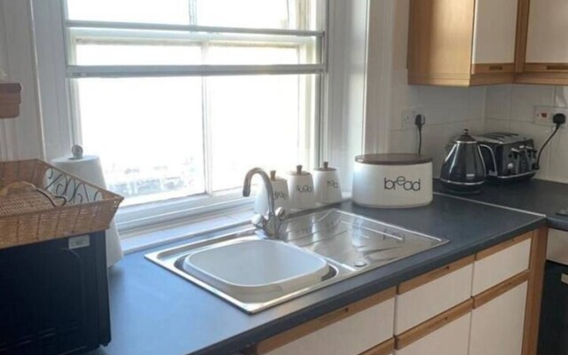 Admirals Harbour View 2-bed Apartment in Harwich