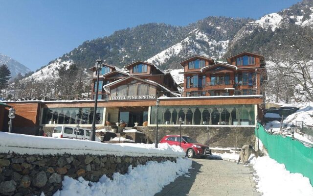 Hotel Pine Spring Pahalgam