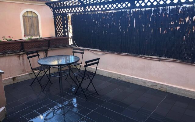 H ton 10 appartamento con terrazza
